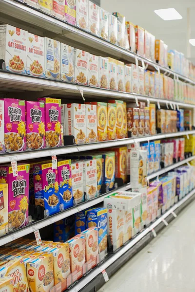 Miami Usa February 2019 Supermarket Cereal Brands Shelves — Stock Photo, Image