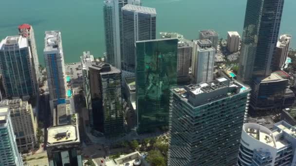 Vzdušný Záběr Brickell Arch Tower — Stock video