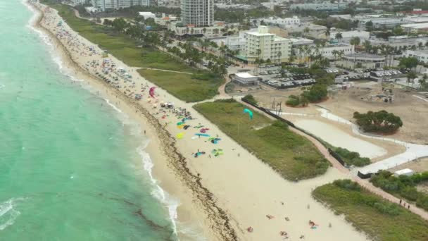 Dynamic Aerial Clip Miami Beach Kite Surfing — Stock Video