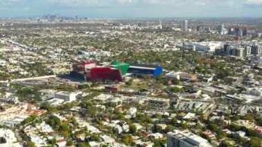 Hava drone video Pasifik Tasarım Merkezi California