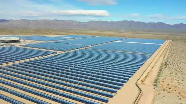 Aerial Drone Film Solar Power Farm — Stockvideo