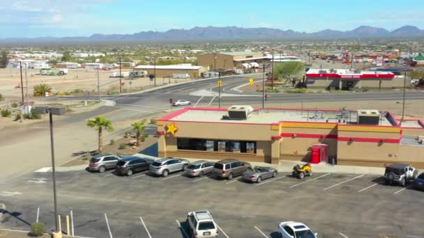 Vídeo Aéreo Carls Restaurante Hambúrguer Fast Food Quartzsite Arizona Eua — Vídeo de Stock