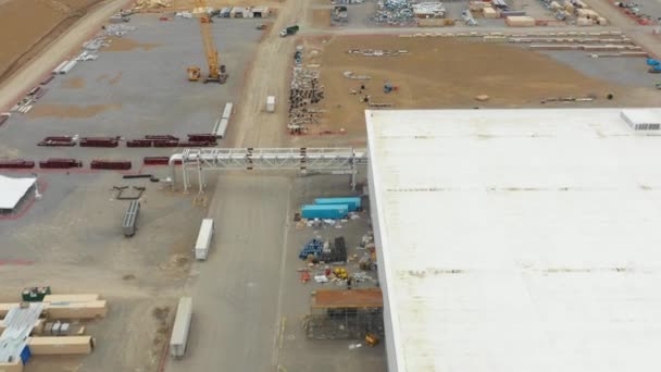 Vídeo Drone Aéreo Atrás Tesla Gigafactory Nevada — Vídeo de Stock