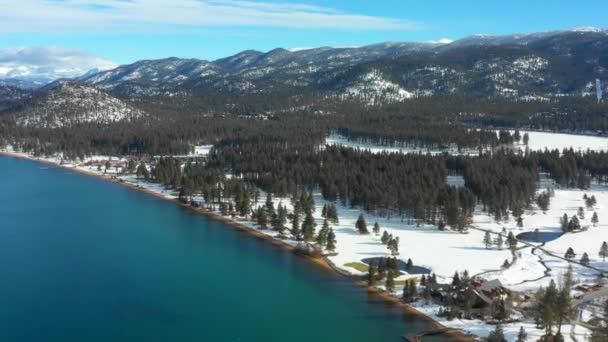 Recorrido Aéreo Por Lago Tahoe Invierno Con Nieve — Vídeo de stock