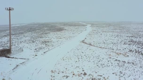 雪に覆われた空中ビデオ道路閉鎖 — ストック動画