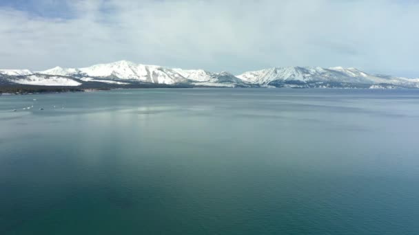 Stock Vídeo Aéreo Invierno Nieve Lago Tahoe — Vídeos de Stock