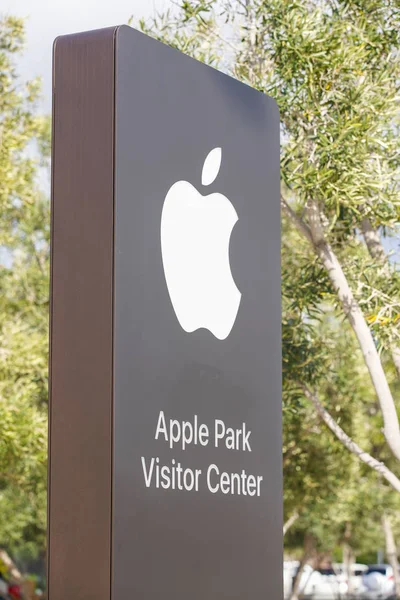 Stock photo Apple Park visitor Center Cupertino CA — Stock Photo, Image