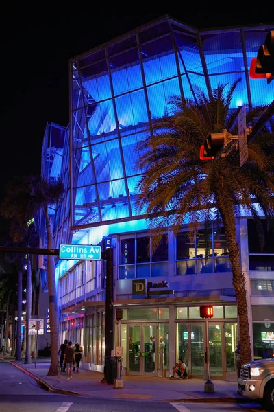 Night photo of the Equinox Gym Building neon lights Miami Beach — Stock Photo, Image
