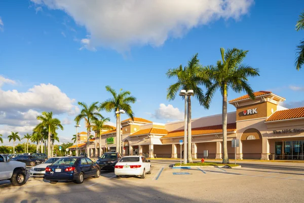 Shopping Plaza Dania Beach Florida Usa — Stock Photo, Image