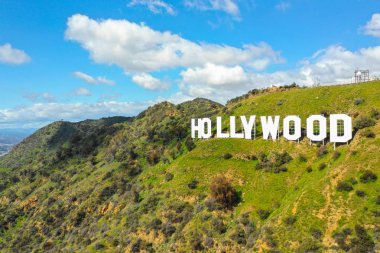 Hollywood, Ca, Abd - 15 Mart 2019: Hollywood Sign California USA'nın havadan drone fotoğrafı