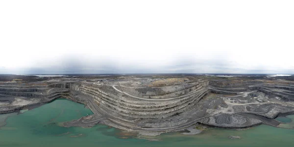 Antenne sferisch rechthoekig panorama boven een mineralen graven q — Stockfoto