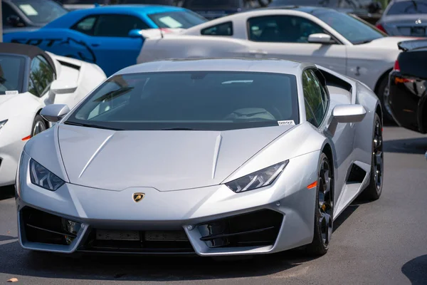 MIAMI, FL, SUA - 3 MAI 2019: Gray Lamborghini Huracan imagine şi stoc — Fotografie, imagine de stoc