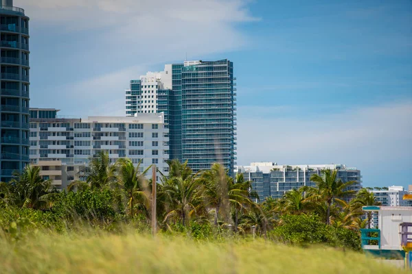 Stock photo beachfront condominiums Miami Beach — Stock Photo, Image