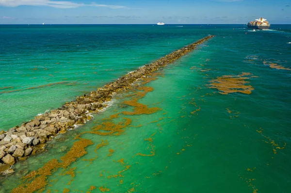 Letecká obrazová představa Miami Beach mola Atlantický oceán — Stock fotografie