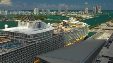 Denizler yolcu gemisi Miami Senfoni gemiye İnsanlar