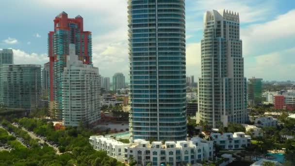 Aerial Sacar Material Archivo Miami Beach Highrise Apartamentos Lujo — Vídeos de Stock