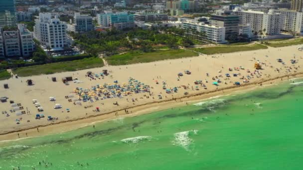 Antenn Klämma Människor Miami Beach — Stockvideo