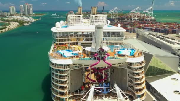 海洋交响乐游轮船尾甲板迈阿密港天线 — 图库视频影像
