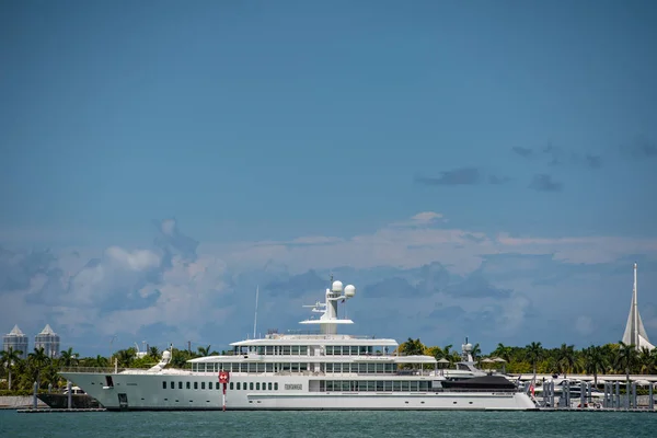 Foto de stock Fountainhead yacht Miami — Foto de Stock
