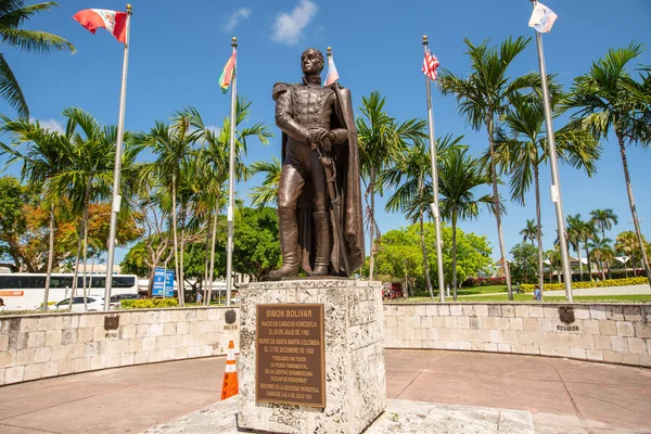 Foto stock Simon Bolivar estátua de bronze Downtown Miami FL EUA — Fotografia de Stock