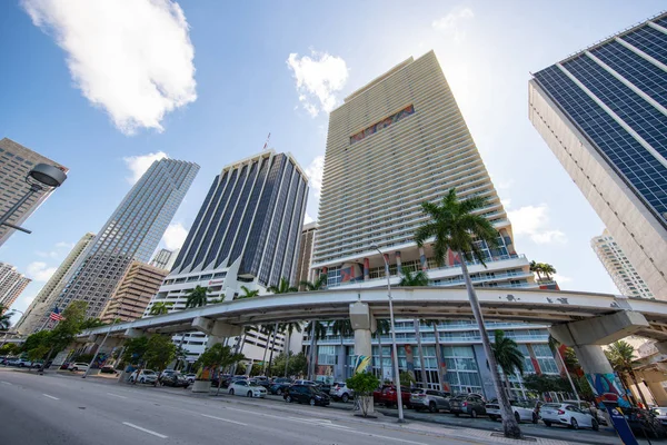 Vysoké budovy v centru Miami FL — Stock fotografie