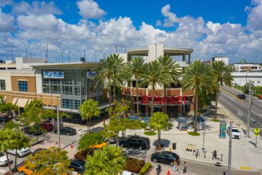 Hava fotoğrafı Hedef ve Marshalls Midtown Miami Mağazaları