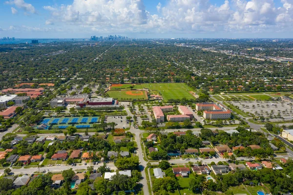 Foto udara Kampus Perguruan Tinggi Universitas Barry Miami Florida — Stok Foto