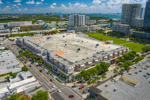 Aerial photo Dicks Sporting Goods store Midtown Shops Miami — Stockfoto