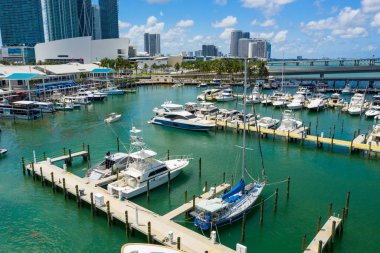 Havadan fotoğraf tekneler Miami Bayside Marketplace ve Marina