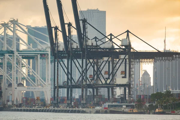 Pôr do sol sobre Porto de Miami Florida EUA — Fotografia de Stock