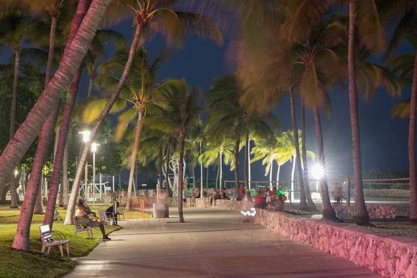 夜のサウスビーチマイアミ — ストック写真