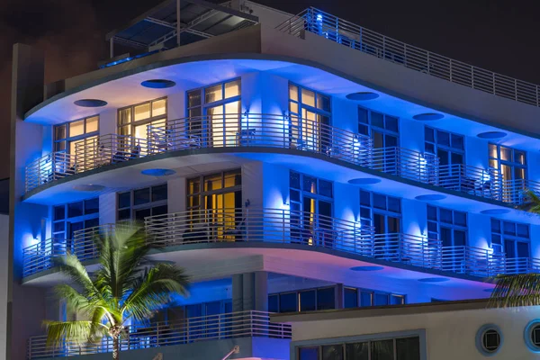Neon lights Miami Beach deco architecture — Stock Photo, Image