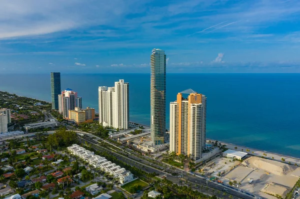Aerial photo Armani Casa luxury beachfront skyscraper in Sunny I — Stock Photo, Image