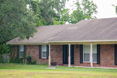 Tuğladan yapılmış tek kişilik aile evi