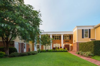 Florida State Üniversitesi Kardeşlik Evi Bölümleri