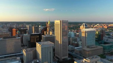 Havadan insansız hava aracı Baltimore Md Transamerica Kulesi'ni vurdu