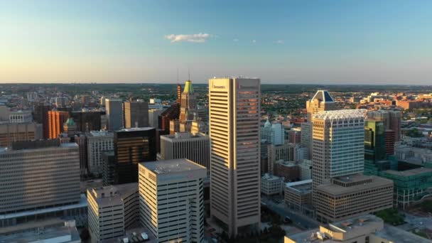 空中无人机拍摄巴尔的摩市中心Md泛美塔 — 图库视频影像