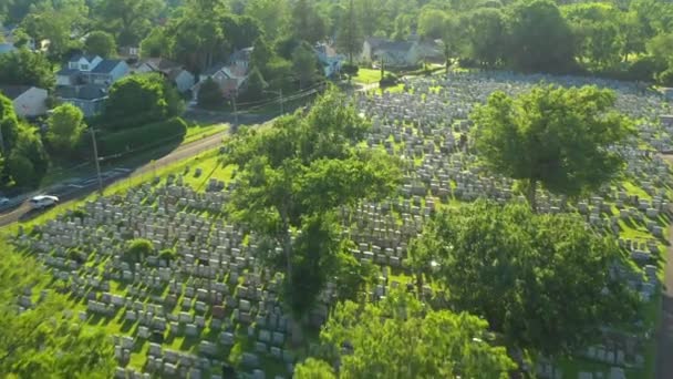 Luftaufnahme Einer Friedhofslandschaft — Stockvideo