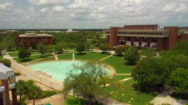 Havadan video Yansıtan Pond Üniversitesi Central Florida