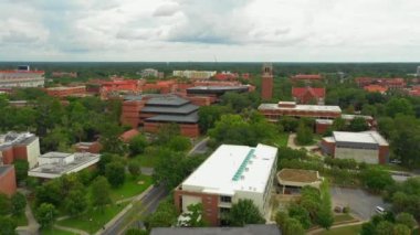Florida Gainesville 4k Üniversitesi üzerinde uçan havadan video