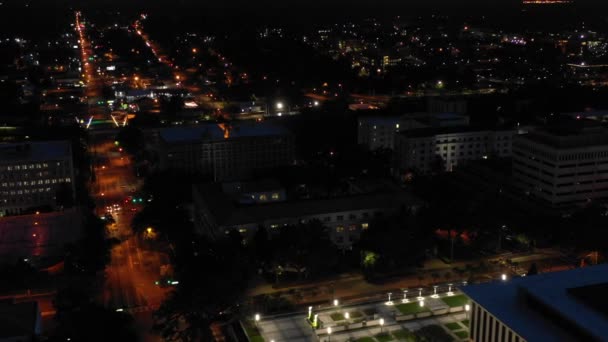 Aerial Downtown Tallahassee Florida Por Noche — Vídeos de Stock