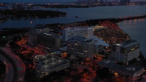 Drone Video Sinai Hospital Miami Noche — Vídeo de stock