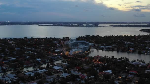 Crepúsculo Aéreo Filmado Ritz Carlton Residences Miami Beach — Vídeo de Stock