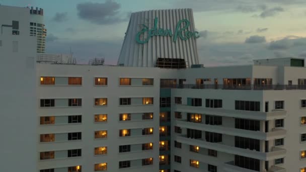 Vídeo Nocturno Aéreo Eden Roc Hotel Miami Beach — Vídeos de Stock
