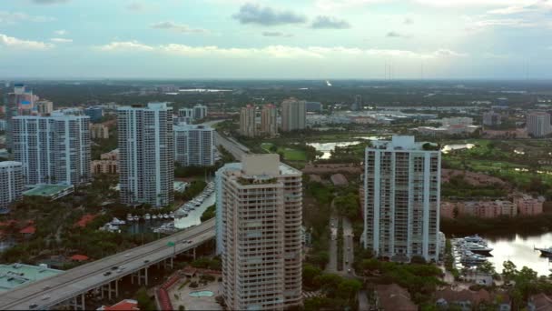 Aeriais Aventura Florida Virados Para Oeste Entardecer — Vídeo de Stock