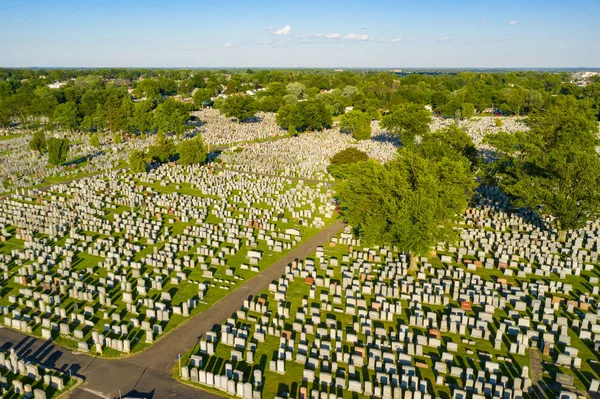 Mezarlık alanının havadan çekilmiş fotoğrafı — Stok fotoğraf