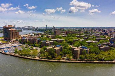 Aerial image of Roosevelt Island NY clipart