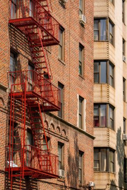 New York'ta kırmızı yangın merdiveni