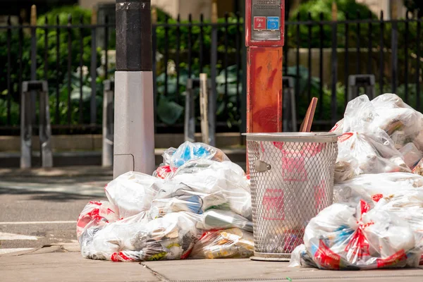 Manhattan Downtown Nyc çöp sorunu — Stok fotoğraf