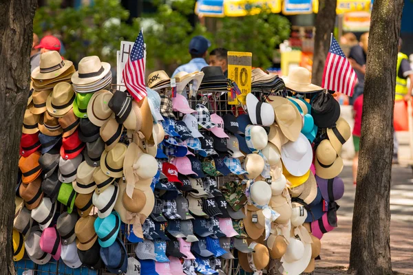 Hüte zum Verkauf in New York — Stockfoto